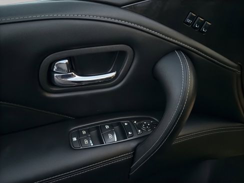 Used 2024 INFINITI QX80 Luxe image 12