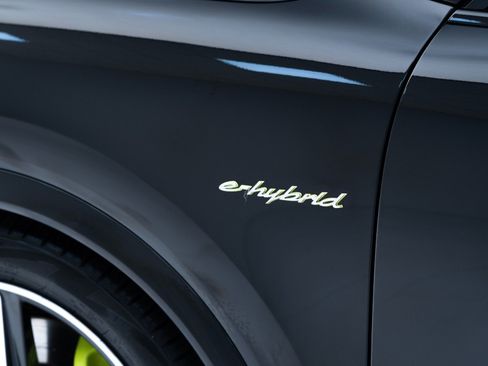 New 2026 Porsche Cayenne S image 13