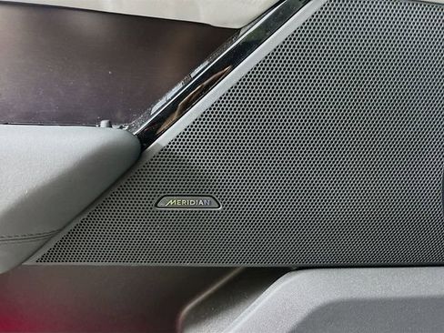 Used 2026 Land Rover Range Rover Velar Dynamic SE image 21