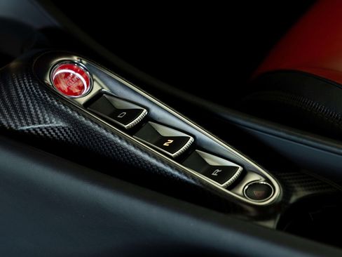 Used 2023 McLaren Artura image 21