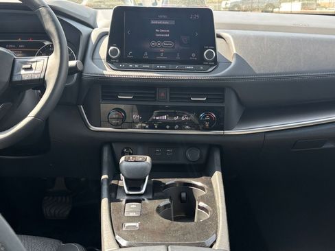 Used 2025 Nissan Rogue SV image 23