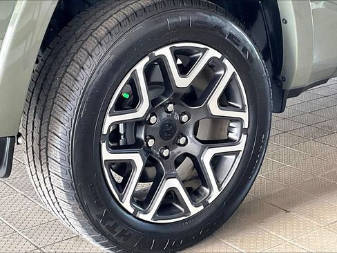 Used 2026 RAM 1500 Laramie AWD/4WD image 35