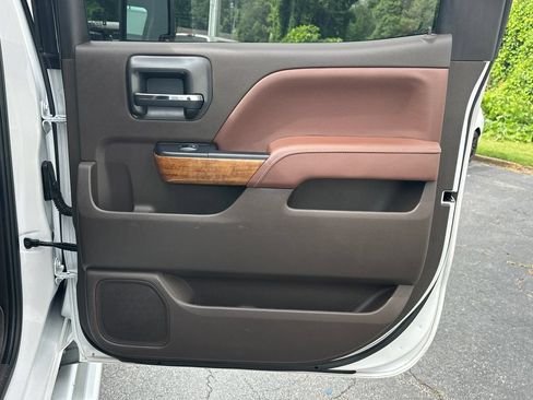 Used 2019 Chevrolet Silverado 2500 High Country w/ Duramax Plus Package AWD/4WD image 17