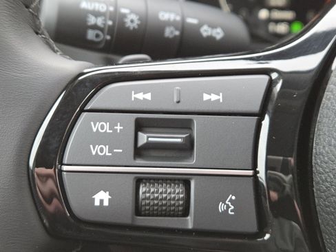 Used 2025 Honda Pilot EX-L image 31