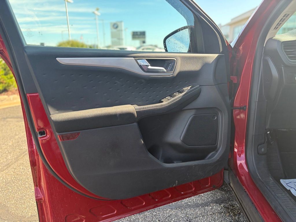 Used 2020 Ford Escape SE AWD/4WD image 17