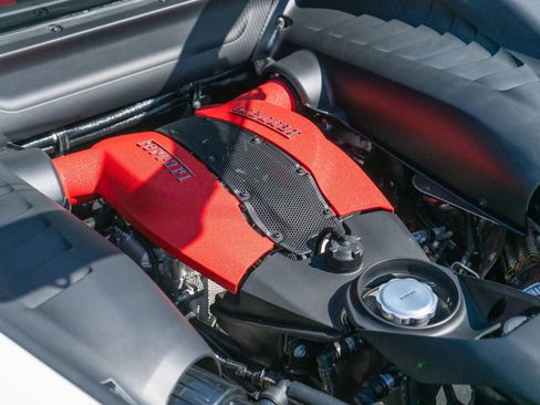 Used 2021 Ferrari F8 Tributo RWD image 45