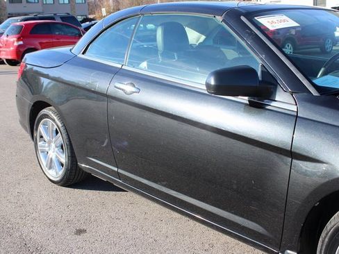 Used 2010 Chrysler Sebring Limited image 41