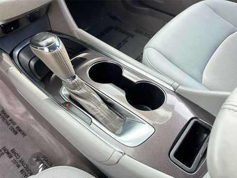 Used 2016 Chevrolet Malibu LT image 16