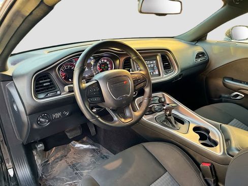 Used 2022 Dodge Challenger R/T image 9