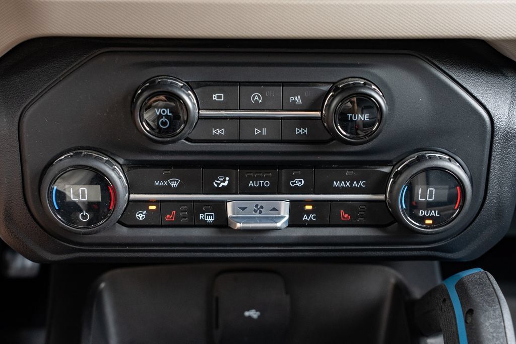 Used 2023 Ford Bronco Wildtrak AWD/4WD image 18