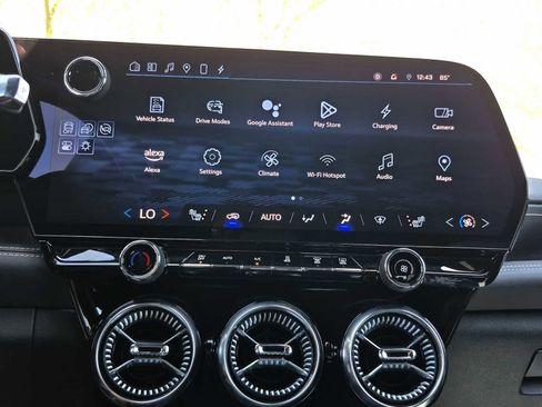 Used 2024 Chevrolet Blazer EV LT AWD/4WD image 20