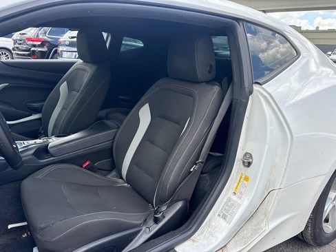 Used 2019 Chevrolet Camaro LT RWD image 9