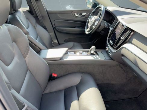 Certified 2025 Volvo XC60 B5 Plus image 30