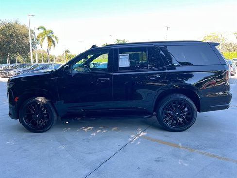 Used 2024 Cadillac Escalade Premium Luxury image 4