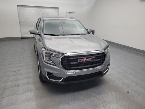 Used 2024 GMC Terrain SLE AWD/4WD image 14