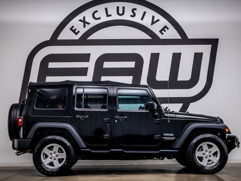 Used 2016 Jeep Wrangler Unlimited Sport w/ Quick Order Package 24S AWD/4WD image 8