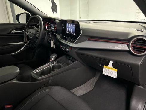 Certified 2025 Chevrolet Trax RS w/ Driver Confidence Package FWD image 28