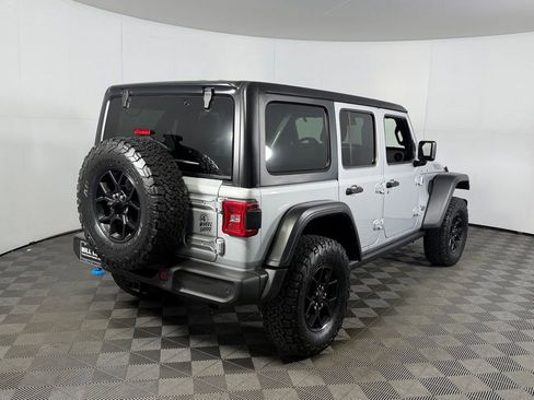 Used 2024 Jeep Wrangler Unlimited AWD/4WD image 8