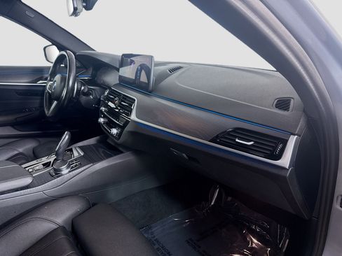 Used 2023 BMW 530e w/ M Sport Package RWD image 30