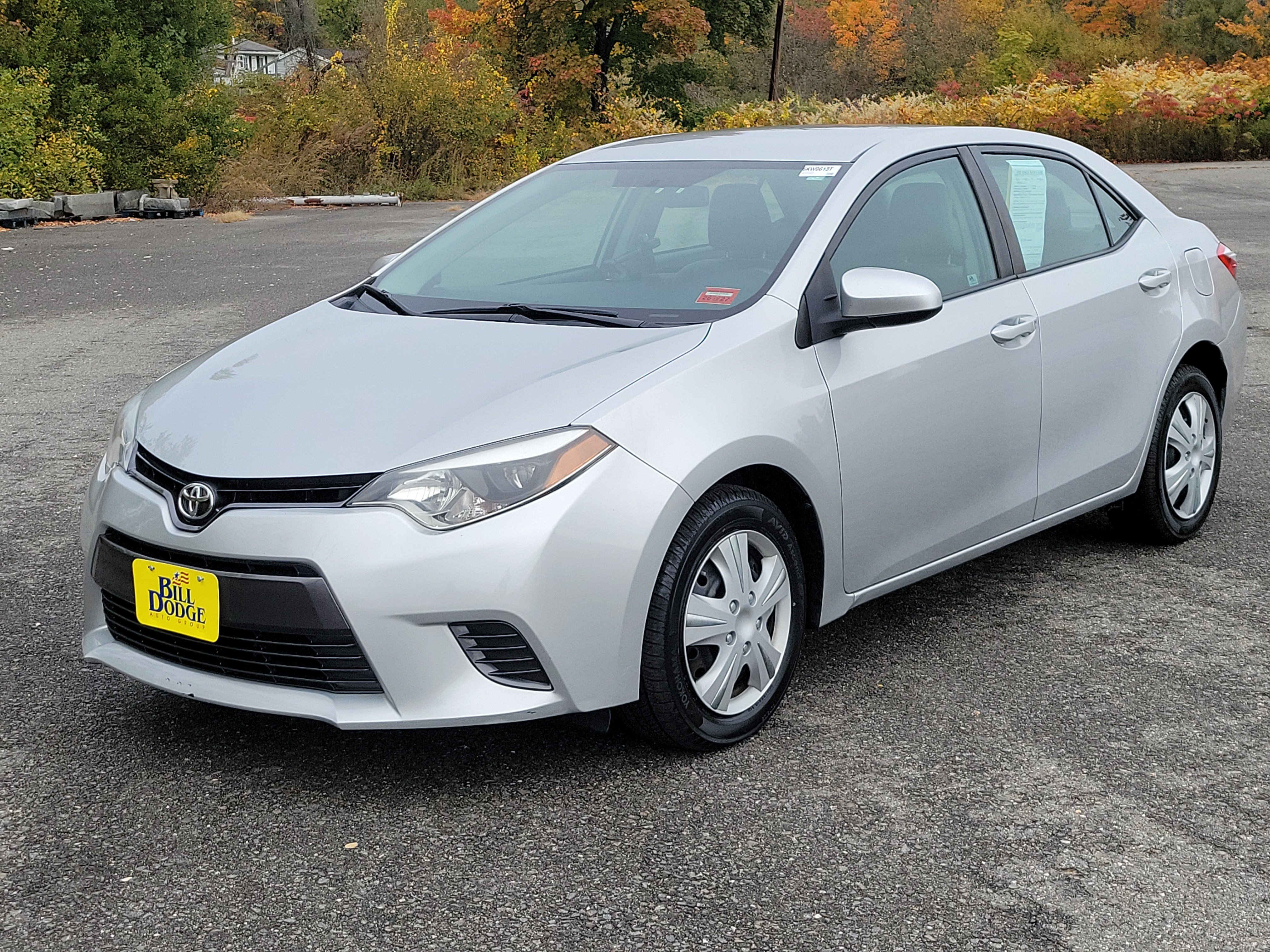 Used 2015 Toyota Corolla LE FWD image 1