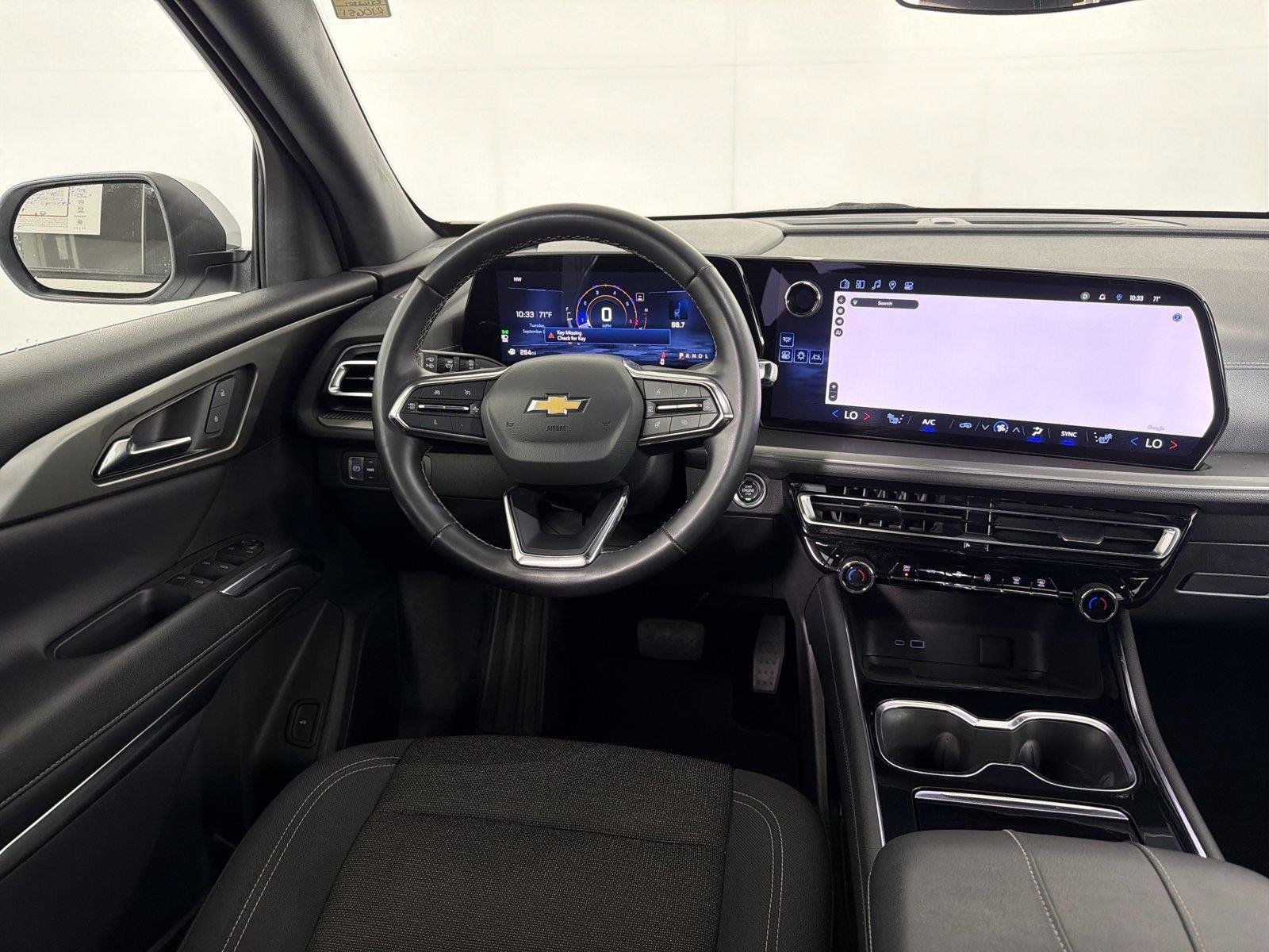 Used 2024 Chevrolet Traverse LT FWD image 23