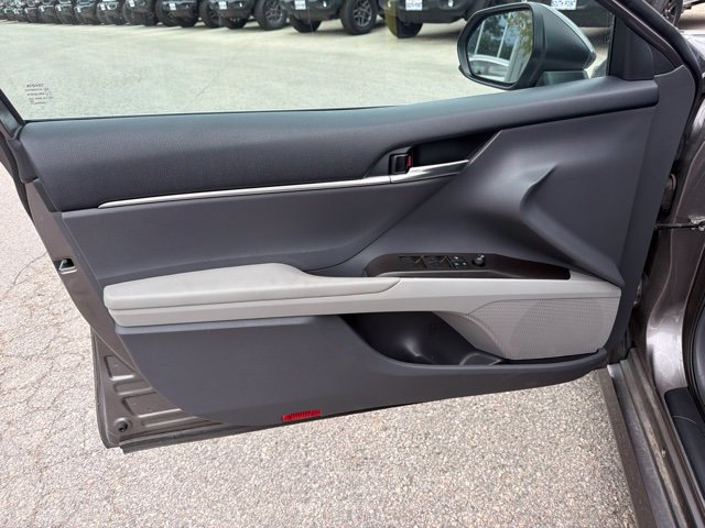 Used 2022 Toyota Camry LE FWD image 9