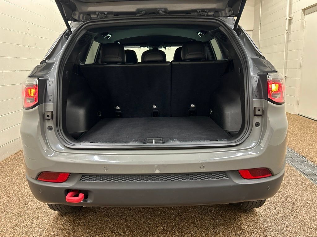 Used 2023 Jeep Compass Trailhawk AWD/4WD image 7