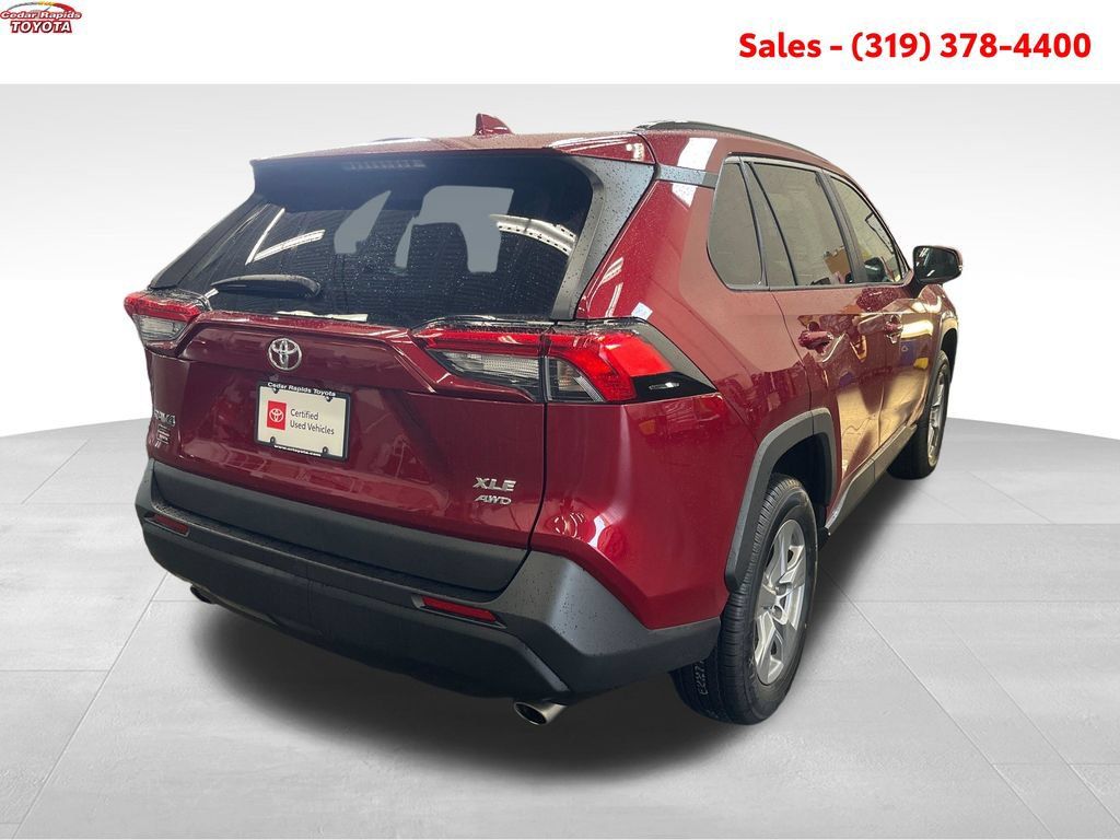 Certified 2022 Toyota RAV4 XLE w/ XLE Grade Weather Package AWD/4WD image 8