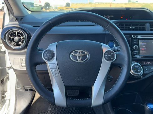 Used 2015 Toyota Prius C image 18
