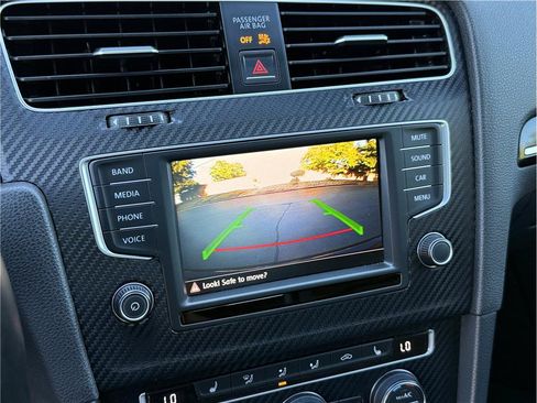 Used 2016 Volkswagen Golf 4-Door AWD/4WD image 15