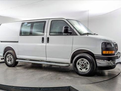 Used 2017 GMC Savana 2500 RWD image 11