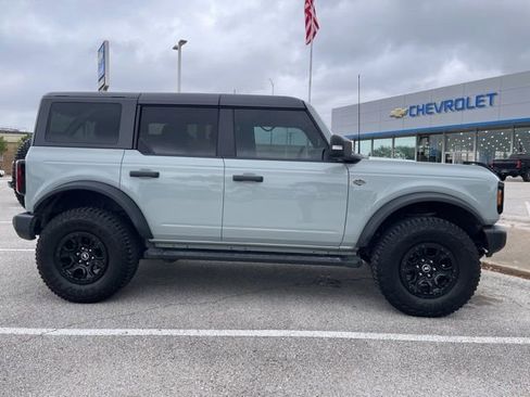 Used 2023 Ford Bronco Wildtrak image 5