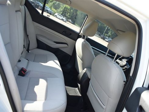 Used 2023 Nissan Altima 2.5 SV image 16