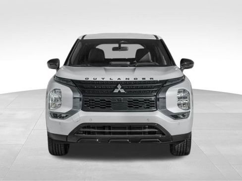 Used 2024 Mitsubishi Outlander SE Black Edition FWD image 7