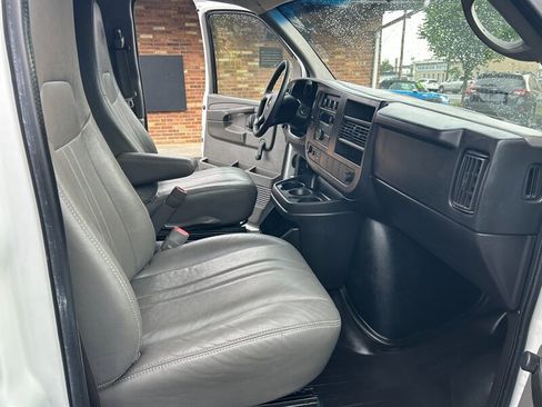 Used 2013 Chevrolet Express 2500 RWD image 13
