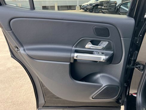 New 2026 Mercedes-Benz GLB 250 4MATIC image 18