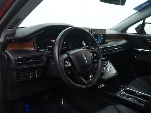 Used 2022 Lincoln Corsair Reserve w/ Elements Package image 16