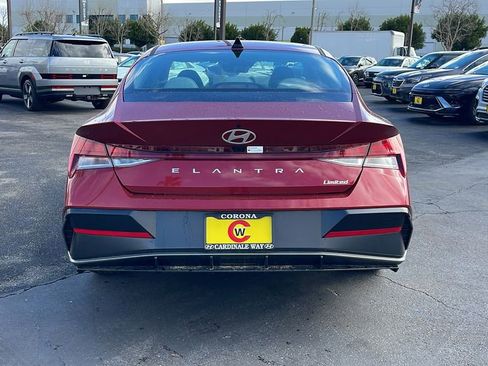 New 2025 Hyundai Elantra Limited image 9