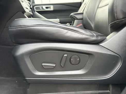 Used 2021 Ford Explorer XLT w/ Equipment Group 202A image 26