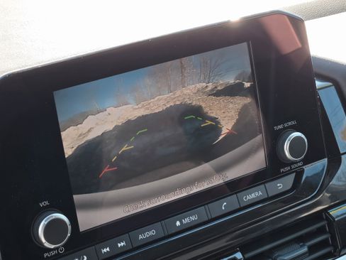 Certified 2024 Nissan Pathfinder SV AWD/4WD image 18