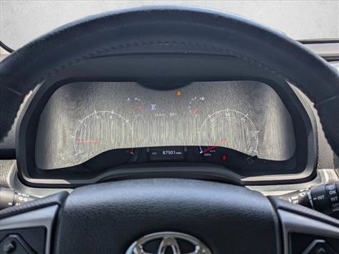 Used 2020 Toyota 4Runner SR5 AWD/4WD image 11