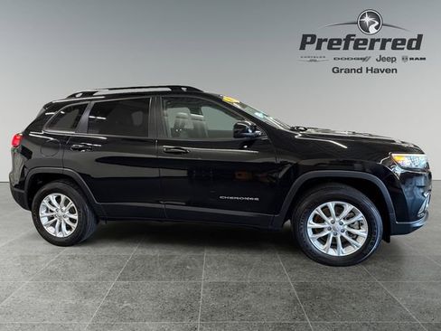 Used 2022 Jeep Cherokee Latitude Lux AWD/4WD image 8