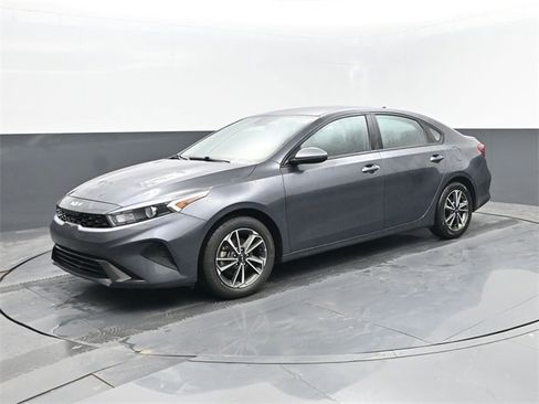 Used 2023 Kia Forte LXS image 1