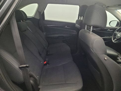 Used 2017 Kia Sorento AWD w/ LX Convenience Package image 19