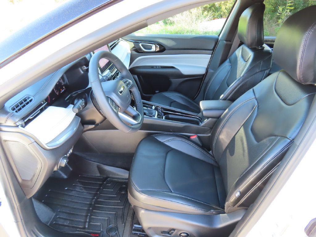 Used 2025 Jeep Compass Limited w/ Elite Group AWD/4WD image 27