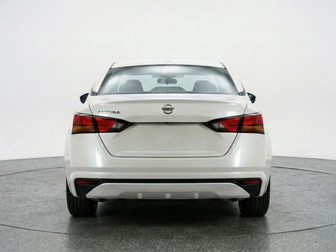 Used 2025 Nissan Altima 2.5 SV image 7