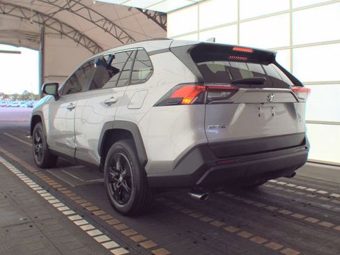 Used 2020 Toyota RAV4 XLE image 6