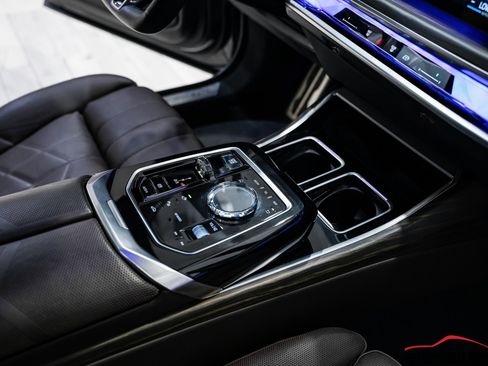 Used 2023 BMW 760i xDrive w/ Executive Package AWD/4WD image 77
