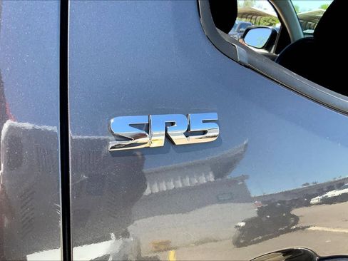 Used 2022 Toyota Tacoma SR5 w/ SR5 Appearance Package (SM) image 10