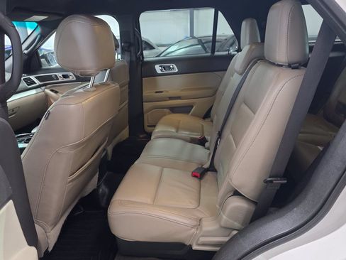 Used 2014 Ford Explorer XLT w/ Equipment Group 202A FWD image 15
